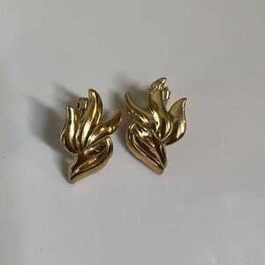 Vintage Monet Stamped Clip On Gold Tone Earrings